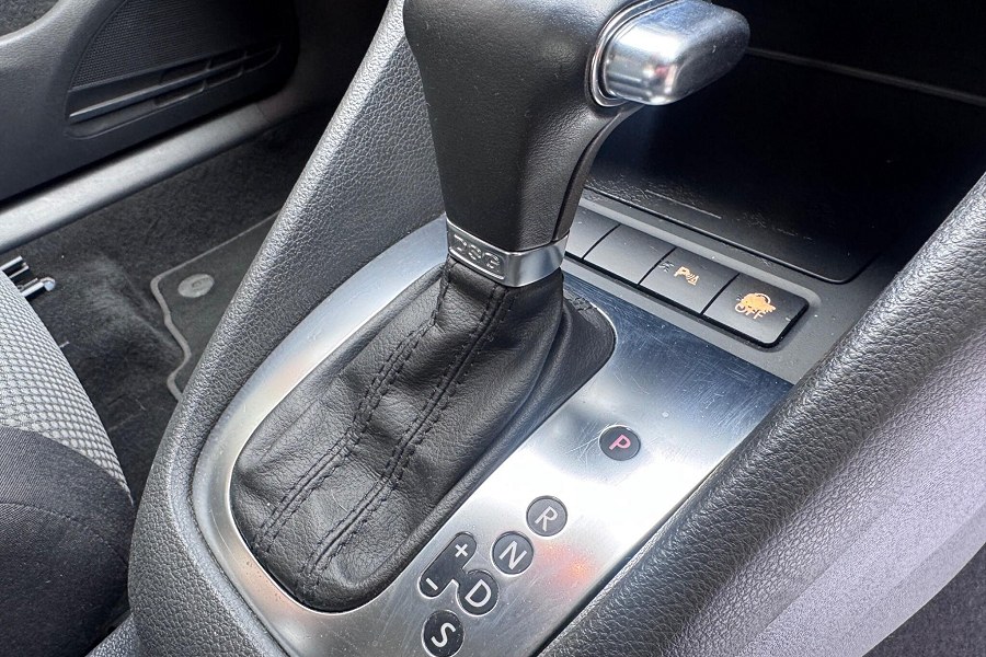 2010 Volkswagen Golf photo 13