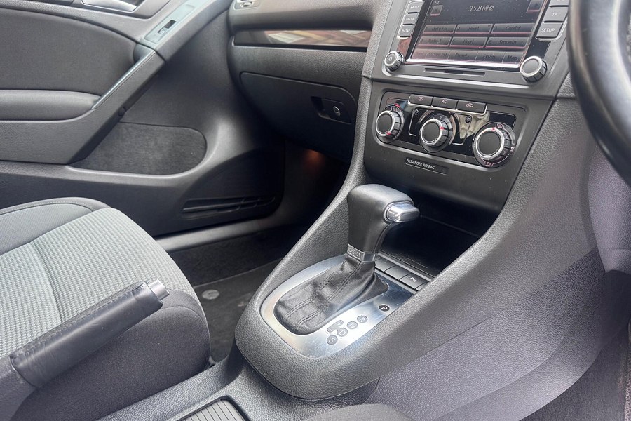 2010 Volkswagen Golf photo 14