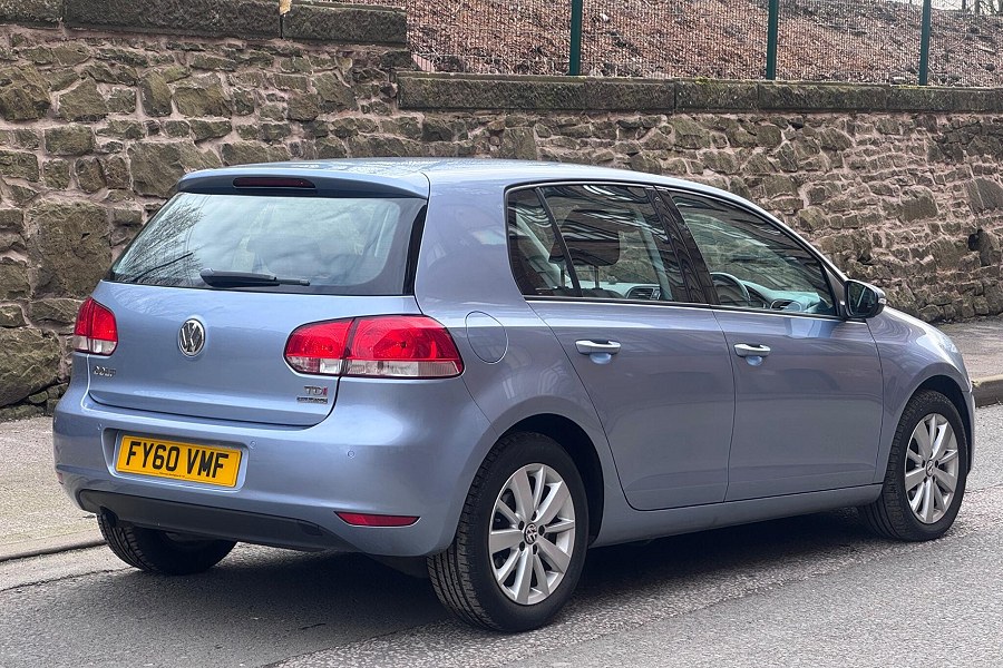2010 Volkswagen Golf photo 12