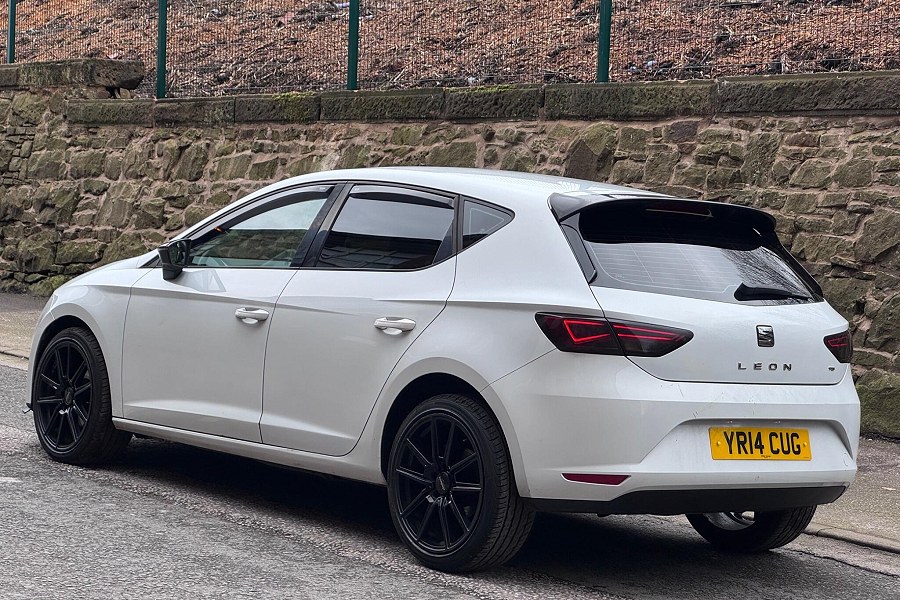 2014 SEAT Leon photo 4