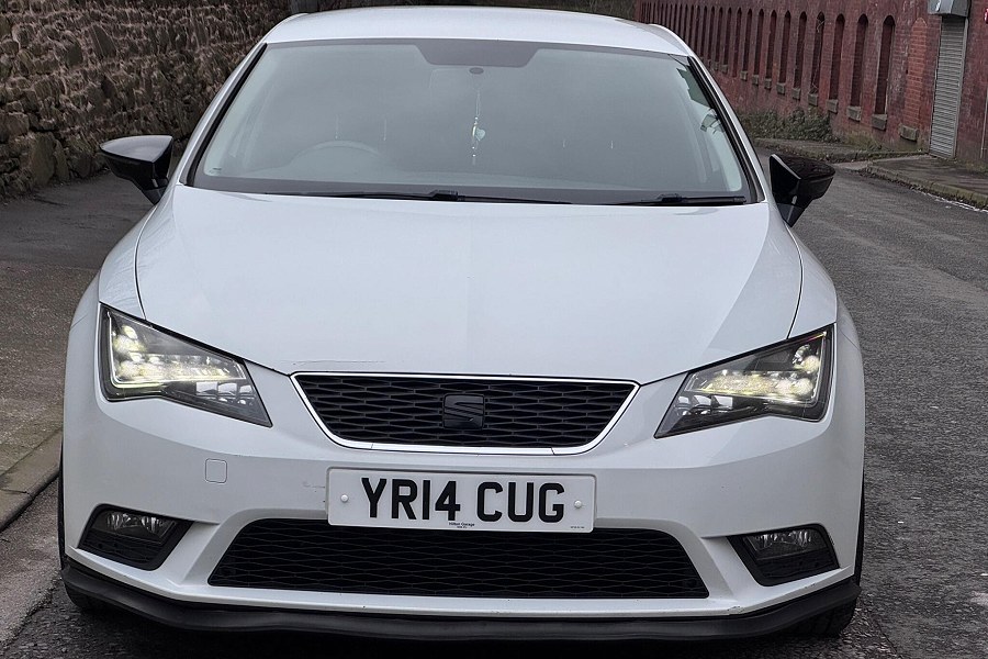 SEAT Leon photo 2