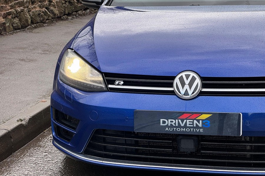 Volkswagen Golf photo 2