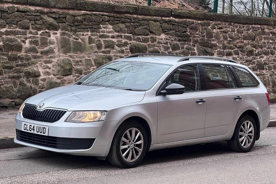 Skoda Octavia photo 2
