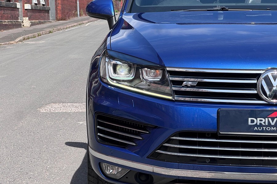 2016 Volkswagen Touareg photo 9