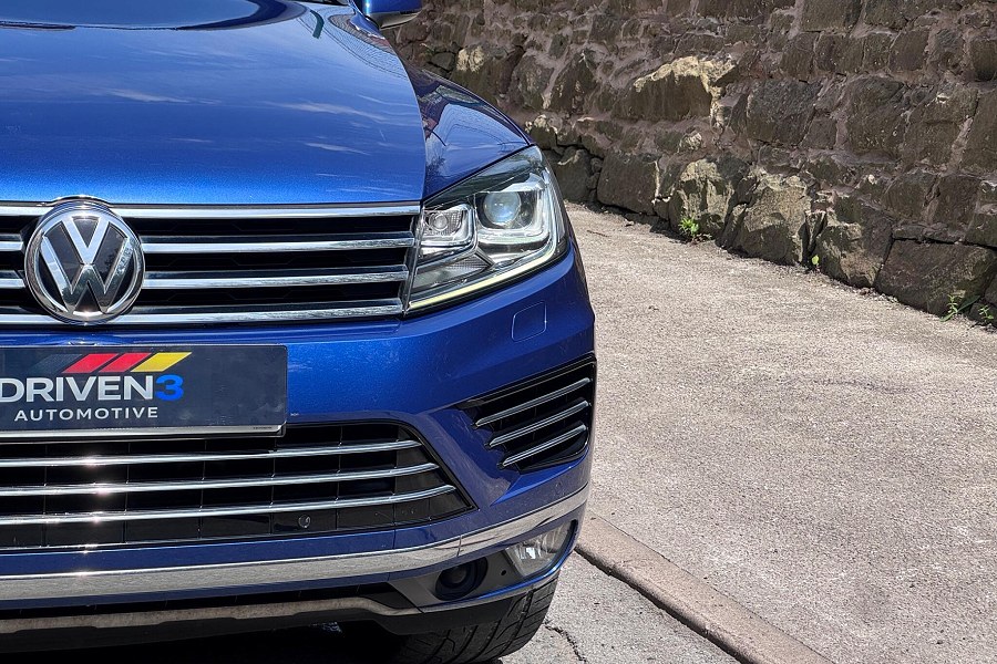 2016 Volkswagen Touareg photo 8