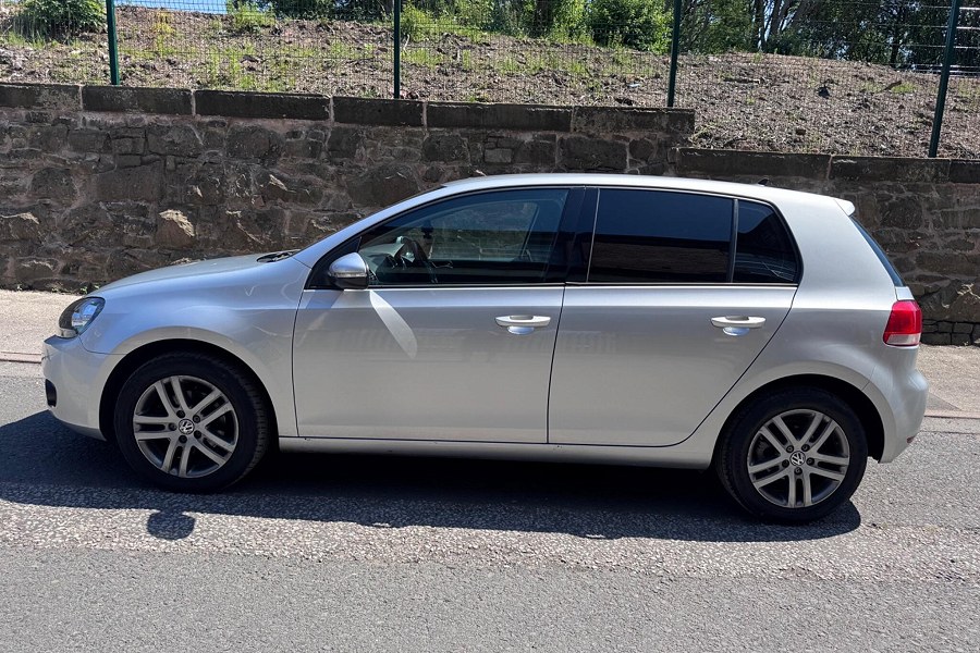 2010 Volkswagen Golf photo 5