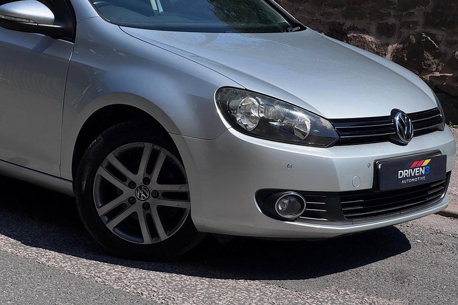2010 Volkswagen Golf photo 7