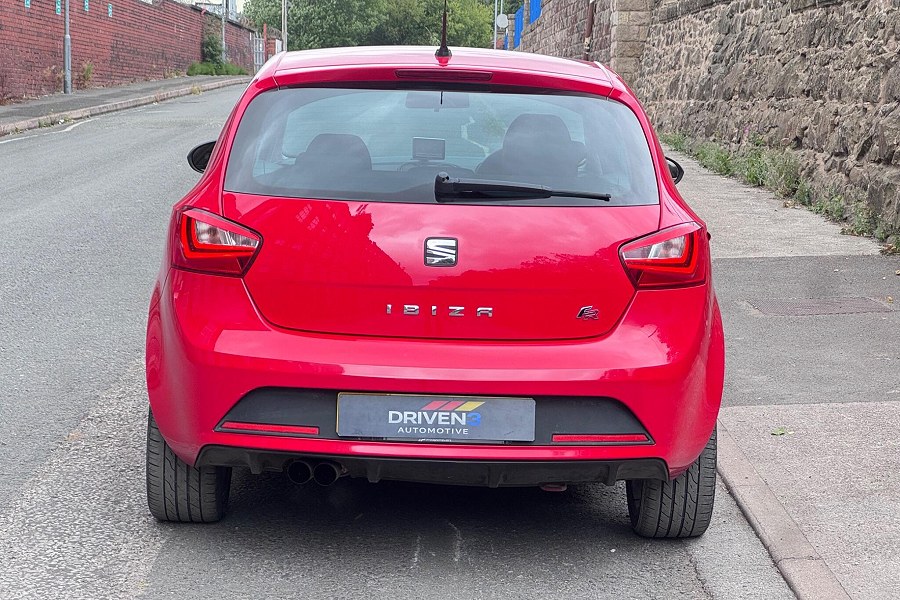 SEAT Ibiza photo 2