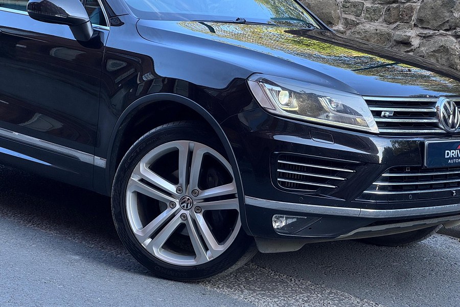 2016 Volkswagen Touareg photo 5
