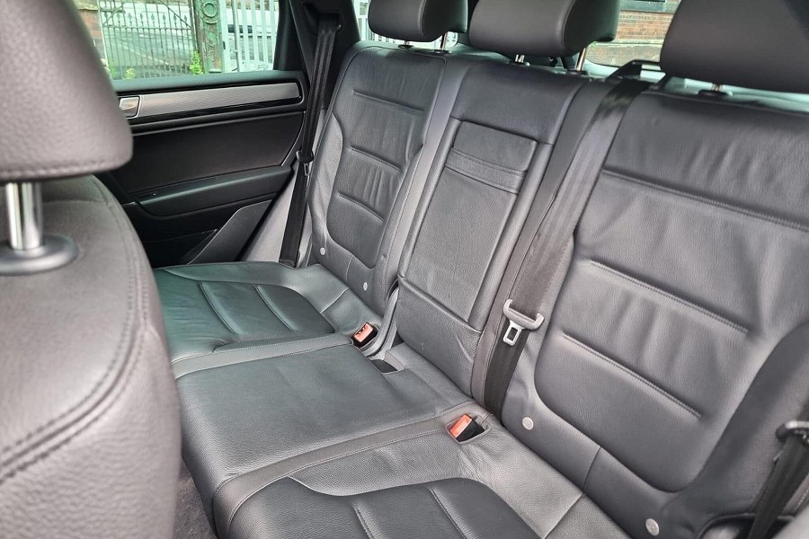2016 Volkswagen Touareg photo 14