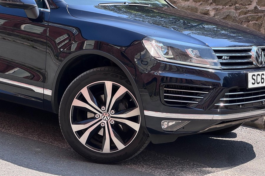 Volkswagen Touareg photo 2