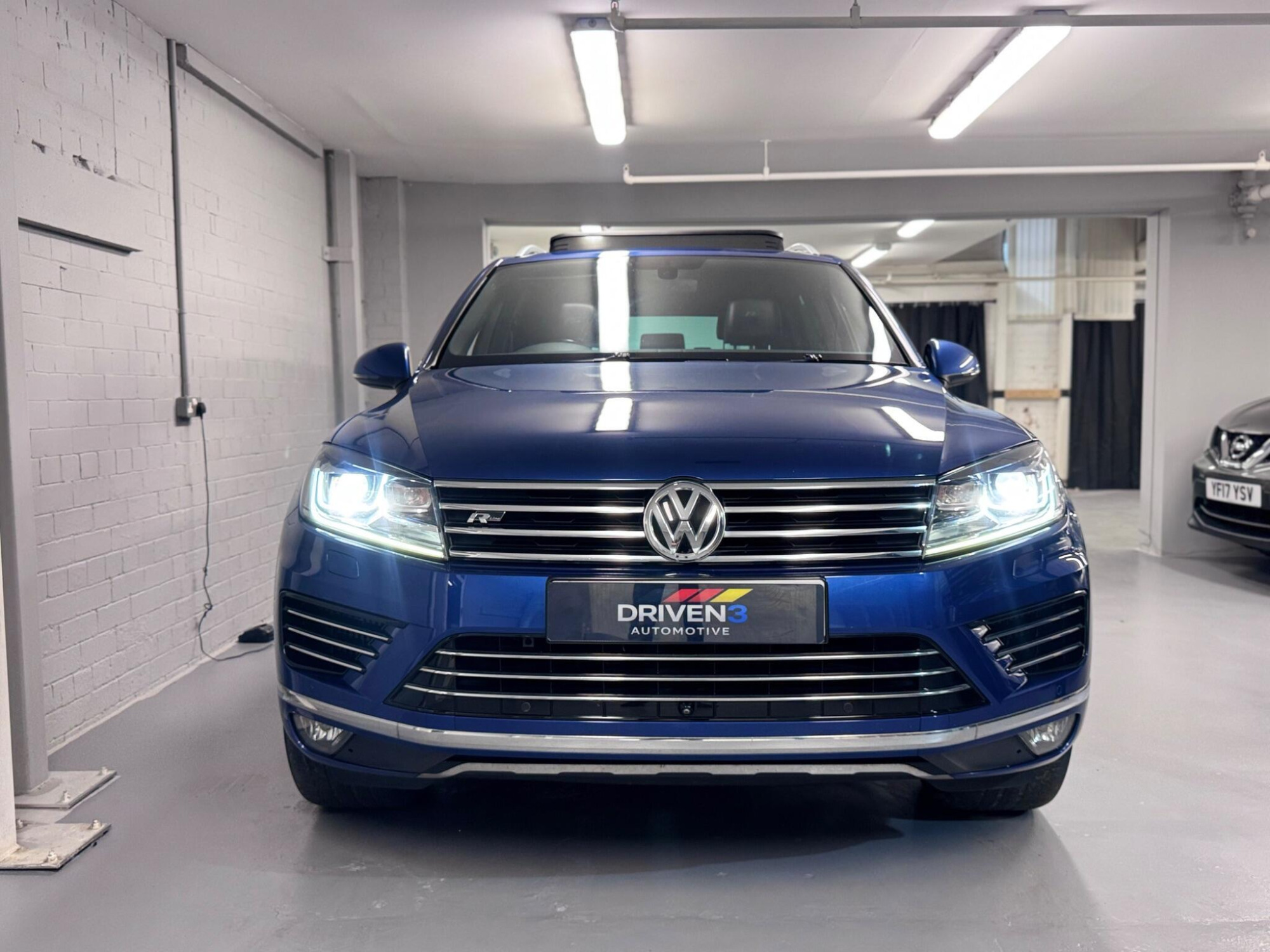 Volkswagen Touareg photo 2