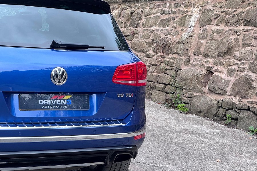 2018 Volkswagen Touareg photo 13