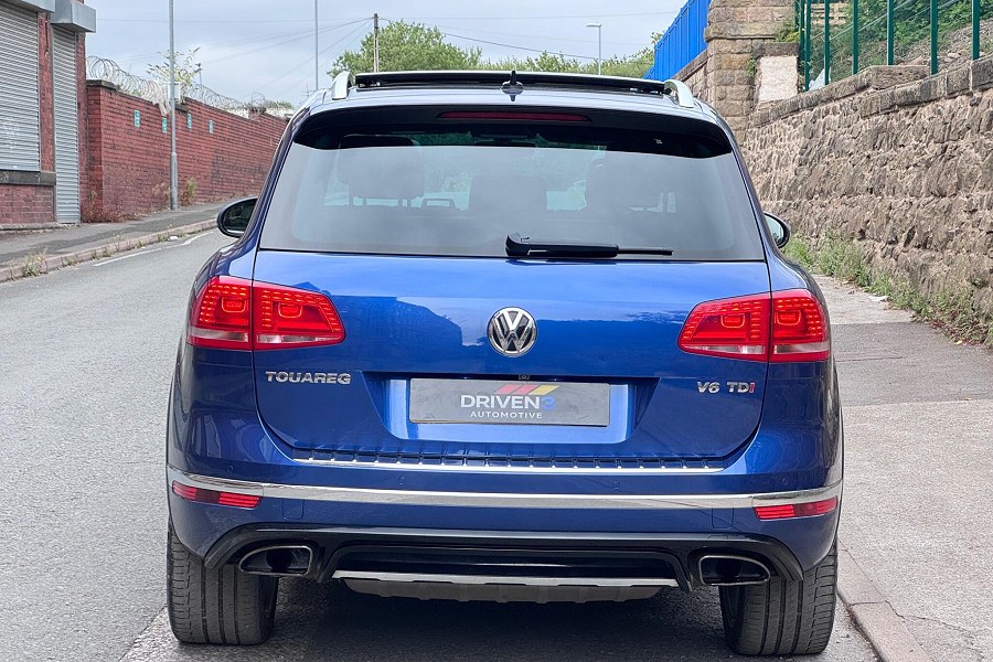 2018 Volkswagen Touareg photo 12