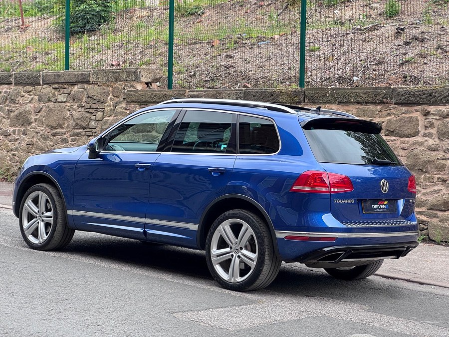 2017 Volkswagen Touareg photo 4