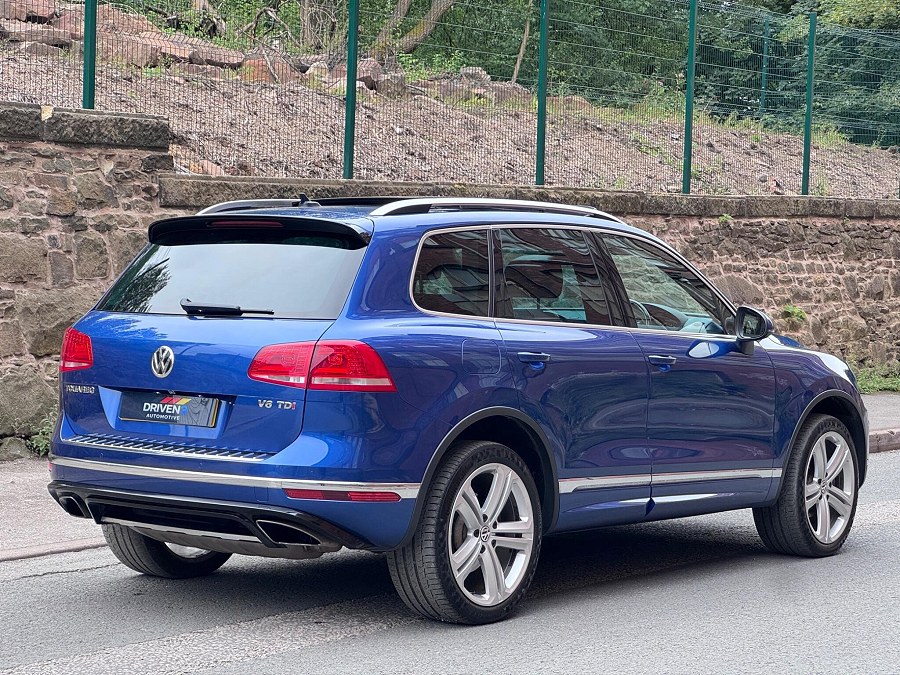 2017 Volkswagen Touareg photo 14