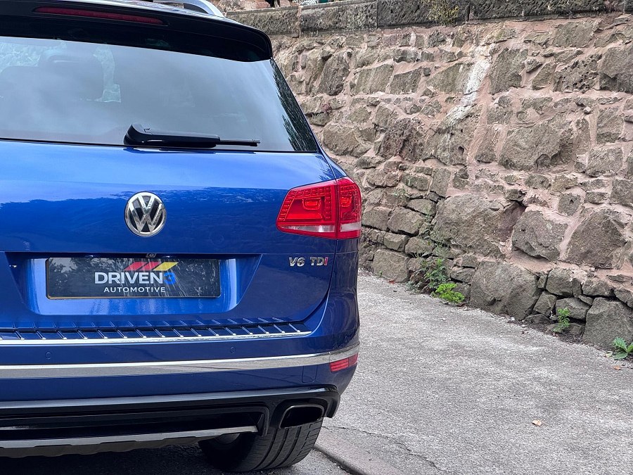 2017 Volkswagen Touareg photo 12