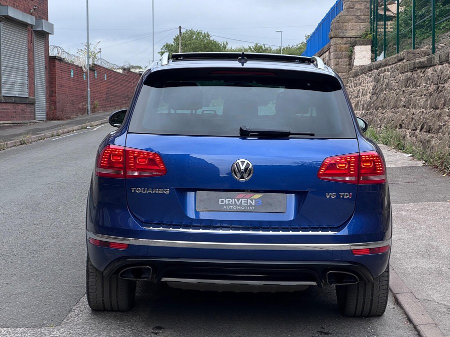 2017 Volkswagen Touareg photo 11