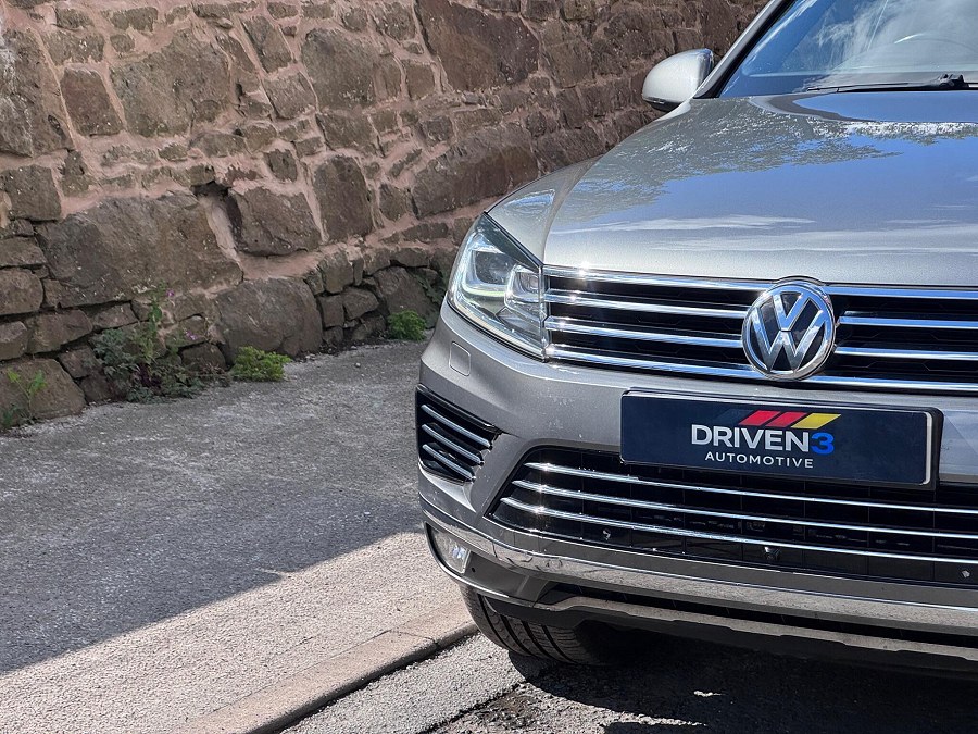 Volkswagen Touareg photo 2