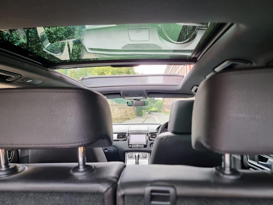 2016 Volkswagen Touareg photo 14