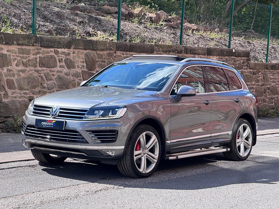 2016 Volkswagen Touareg photo 3
