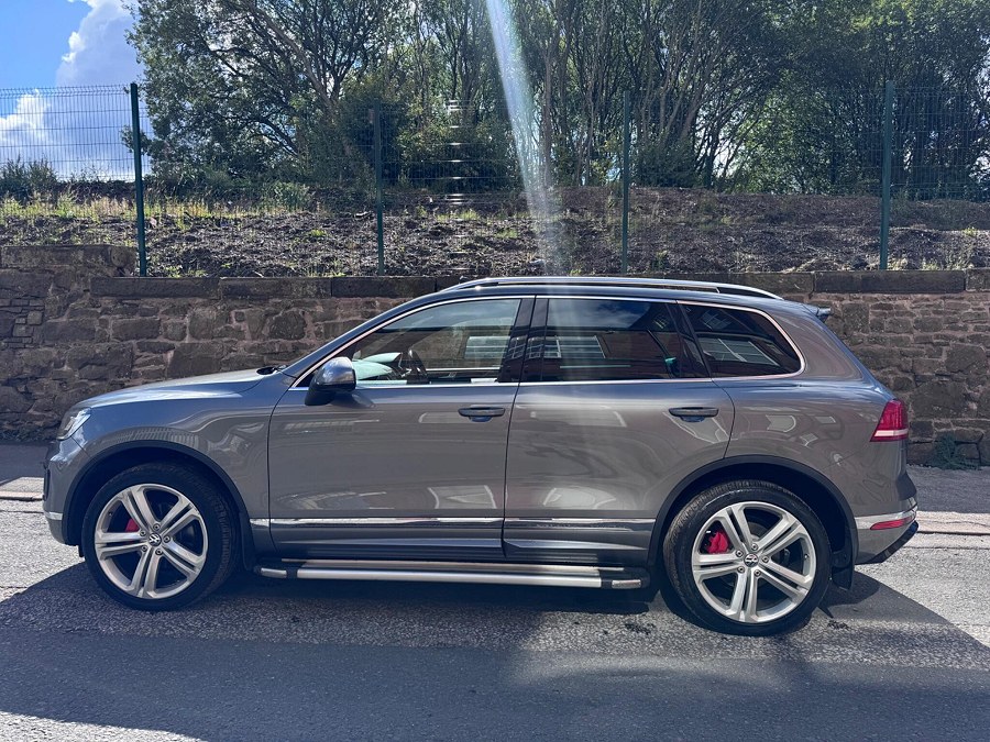2016 Volkswagen Touareg photo 8