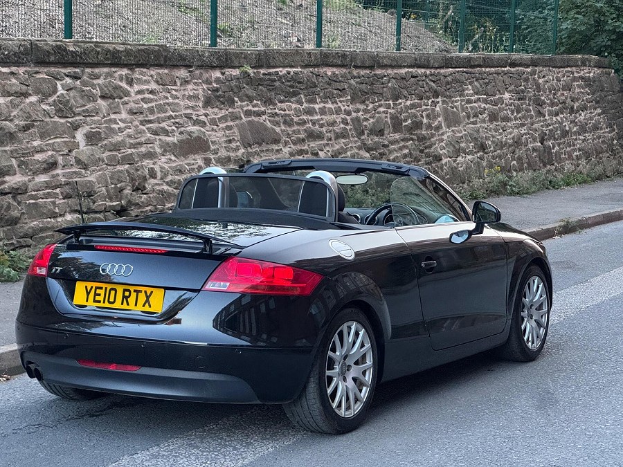 2010 Audi TT photo 11