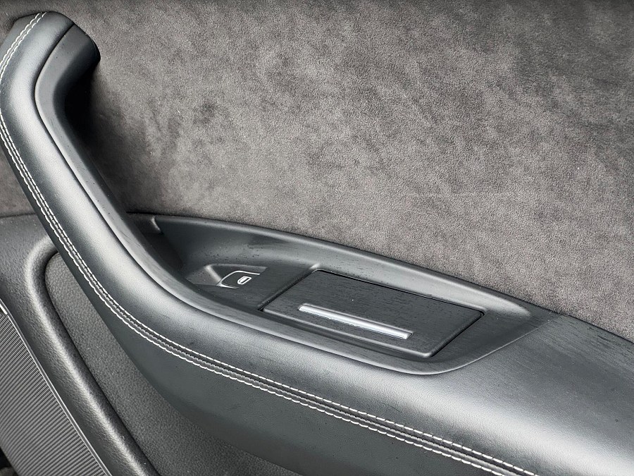 2015 Audi RS6 Avant photo 10