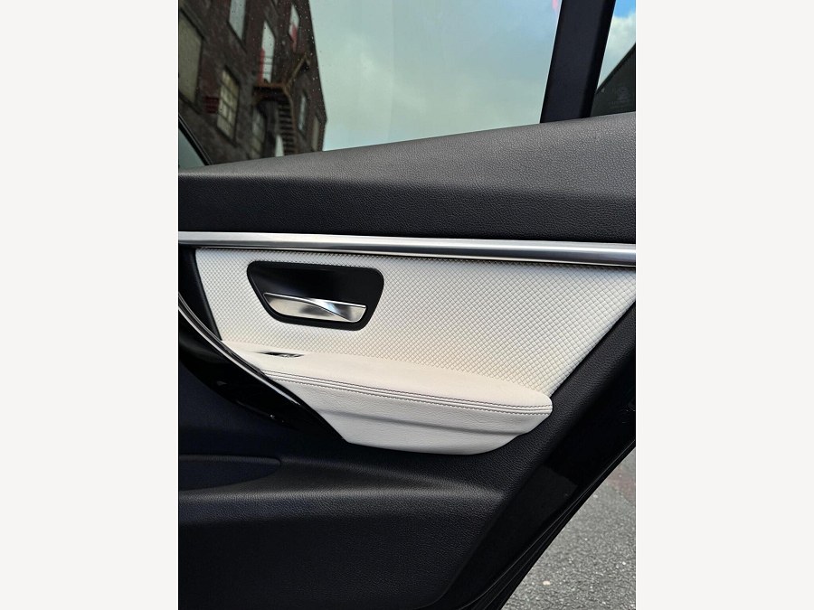 2016 BMW 3 Series photo 11
