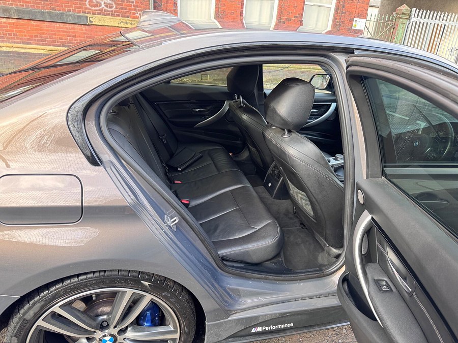 2018 BMW 3 Series photo 11