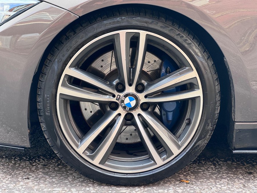 2018 BMW 3 Series photo 14