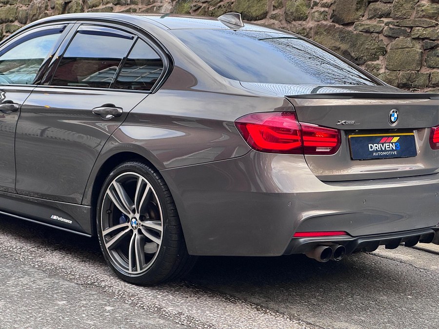 2018 BMW 3 Series photo 4
