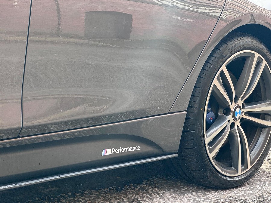 2018 BMW 3 Series photo 13