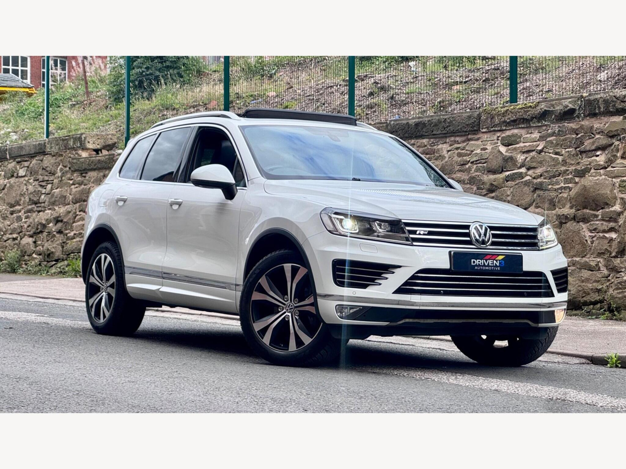 Volkswagen Touareg photo 2