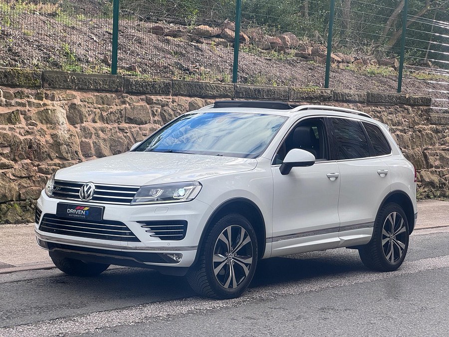 2017 Volkswagen Touareg photo 4