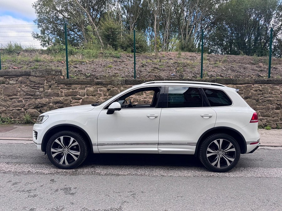 2017 Volkswagen Touareg photo 10