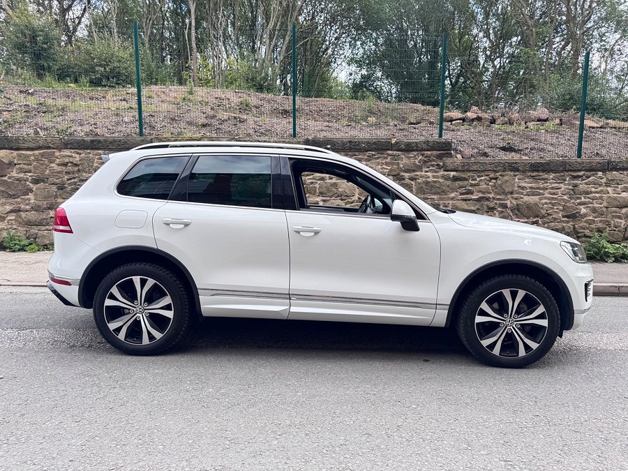 2017 Volkswagen Touareg photo 14