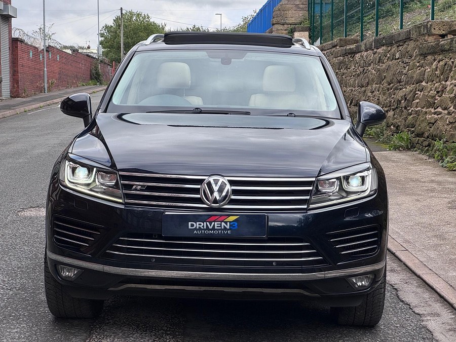 2016 Volkswagen Touareg photo 3