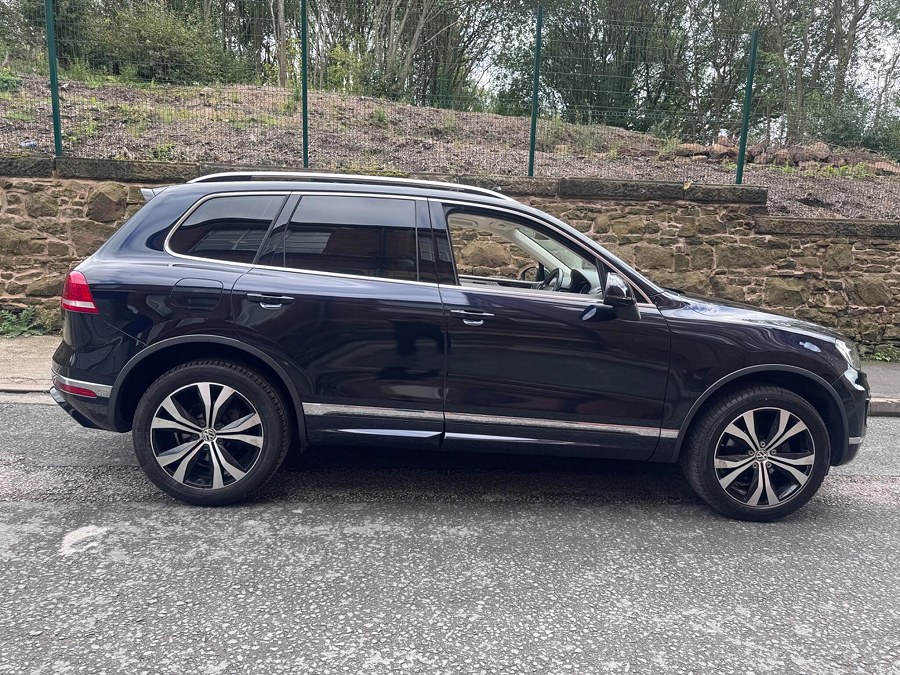 2016 Volkswagen Touareg photo 9