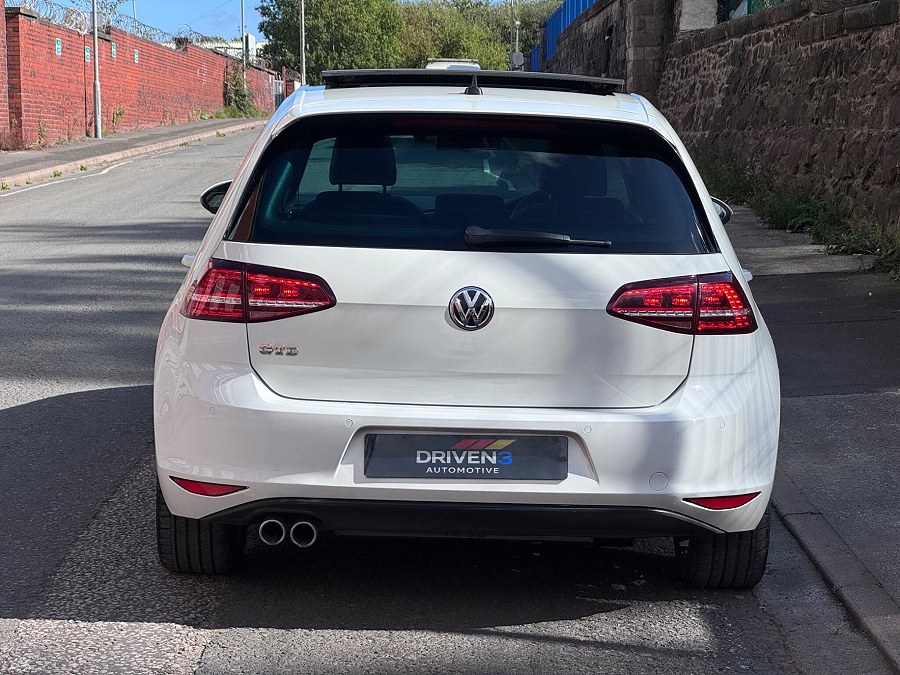 2016 Volkswagen Golf photo 12