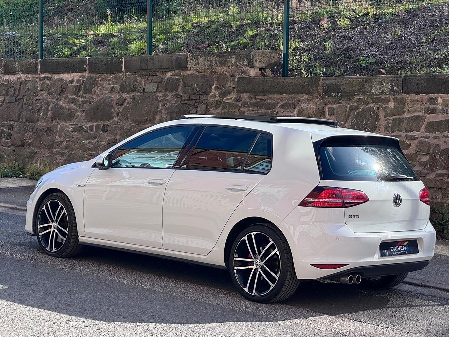 2016 Volkswagen Golf photo 4