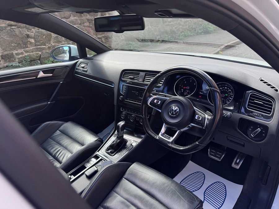 2016 Volkswagen Golf photo 14