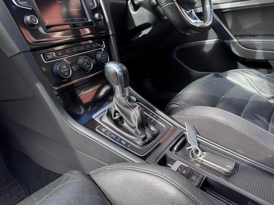 2016 Volkswagen Golf photo 13