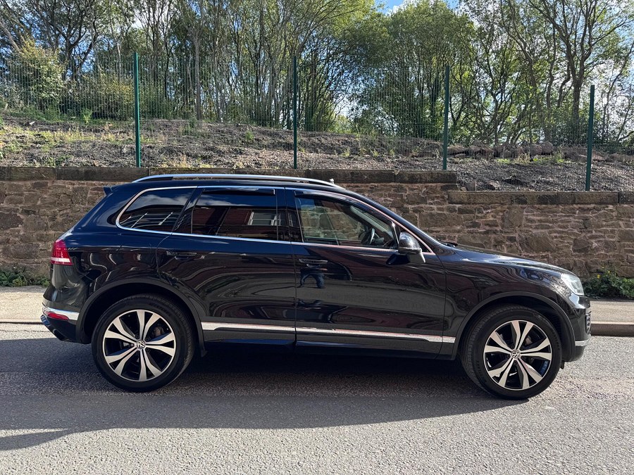 2017 Volkswagen Touareg photo 10