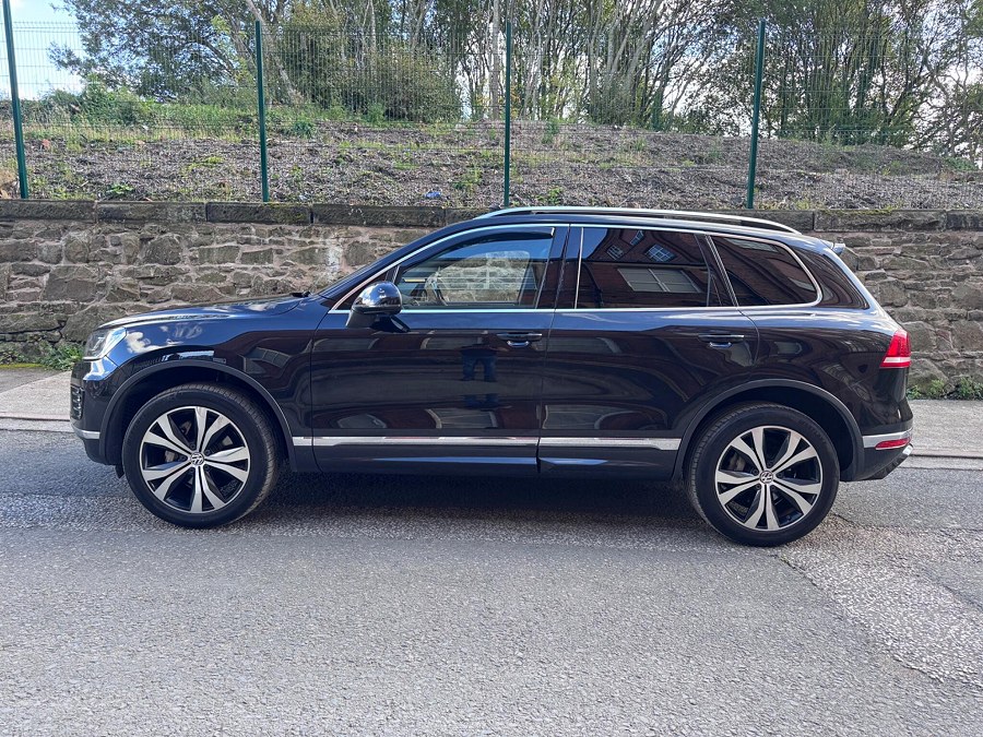 2017 Volkswagen Touareg photo 7
