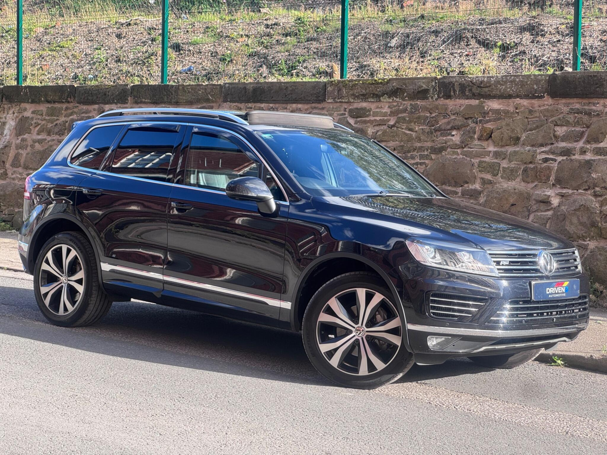 2017 Volkswagen Touareg 3.0 TDI V6 R-Line Plus Tiptronic 4WD Euro 6 (s/s) 5dr for sale at Driven3 automotive
