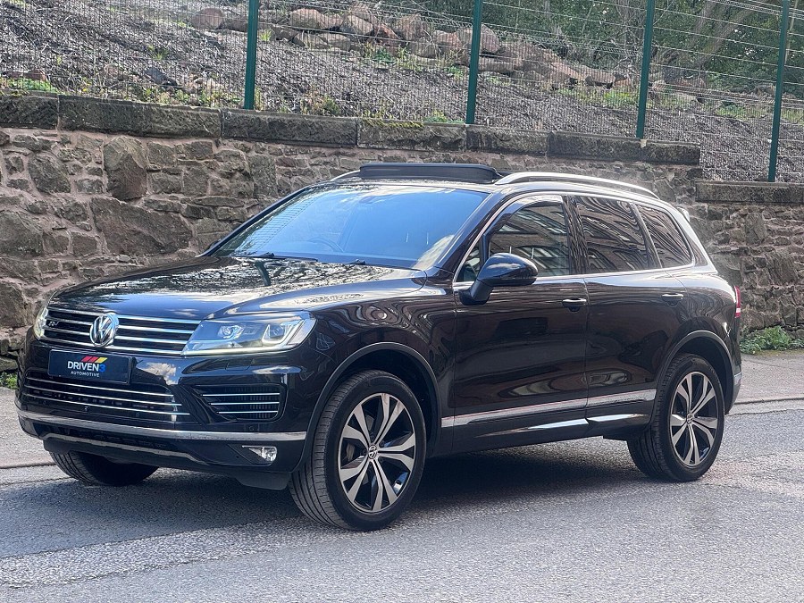 2017 Volkswagen Touareg photo 3