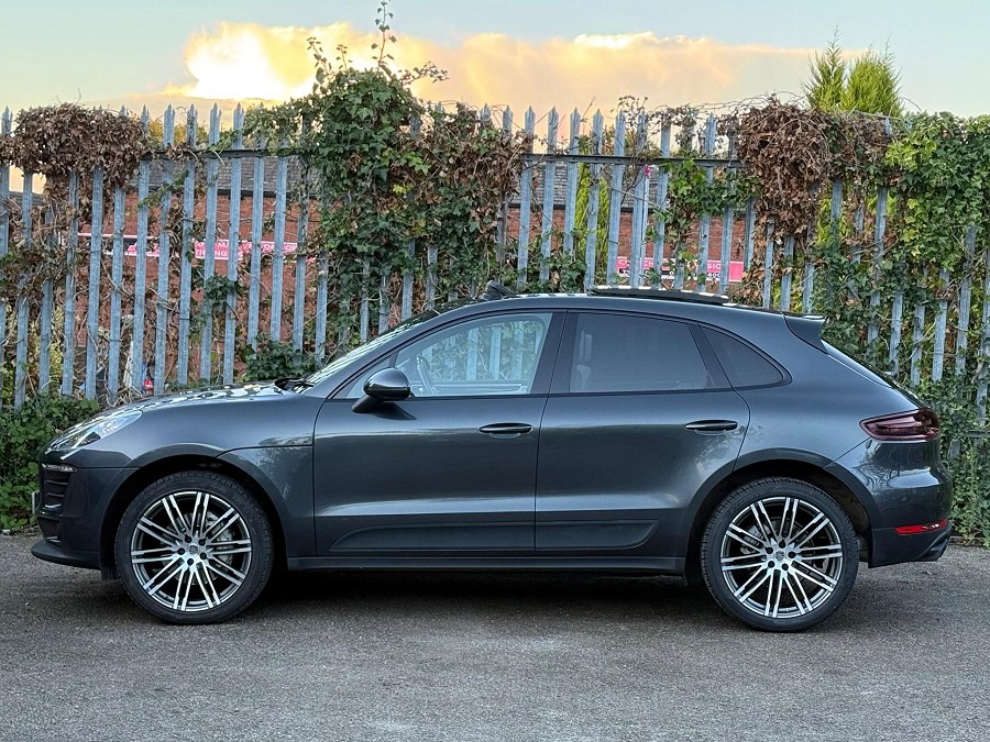 2016 Porsche Macan photo 5