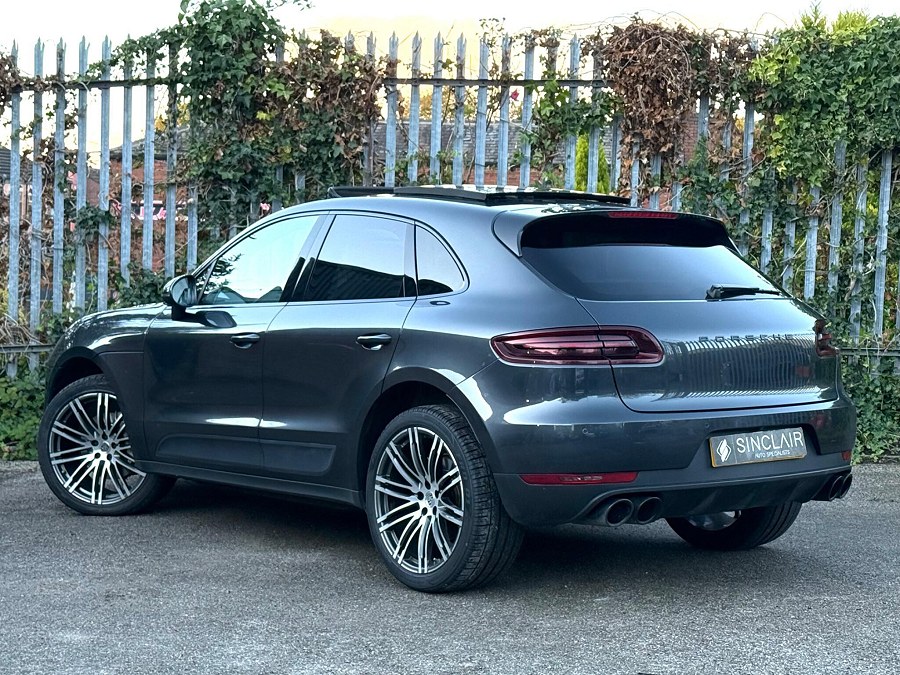 2016 Porsche Macan photo 4
