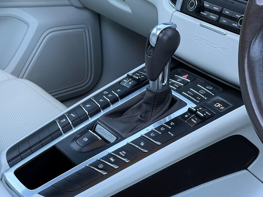 2016 Porsche Macan photo 10